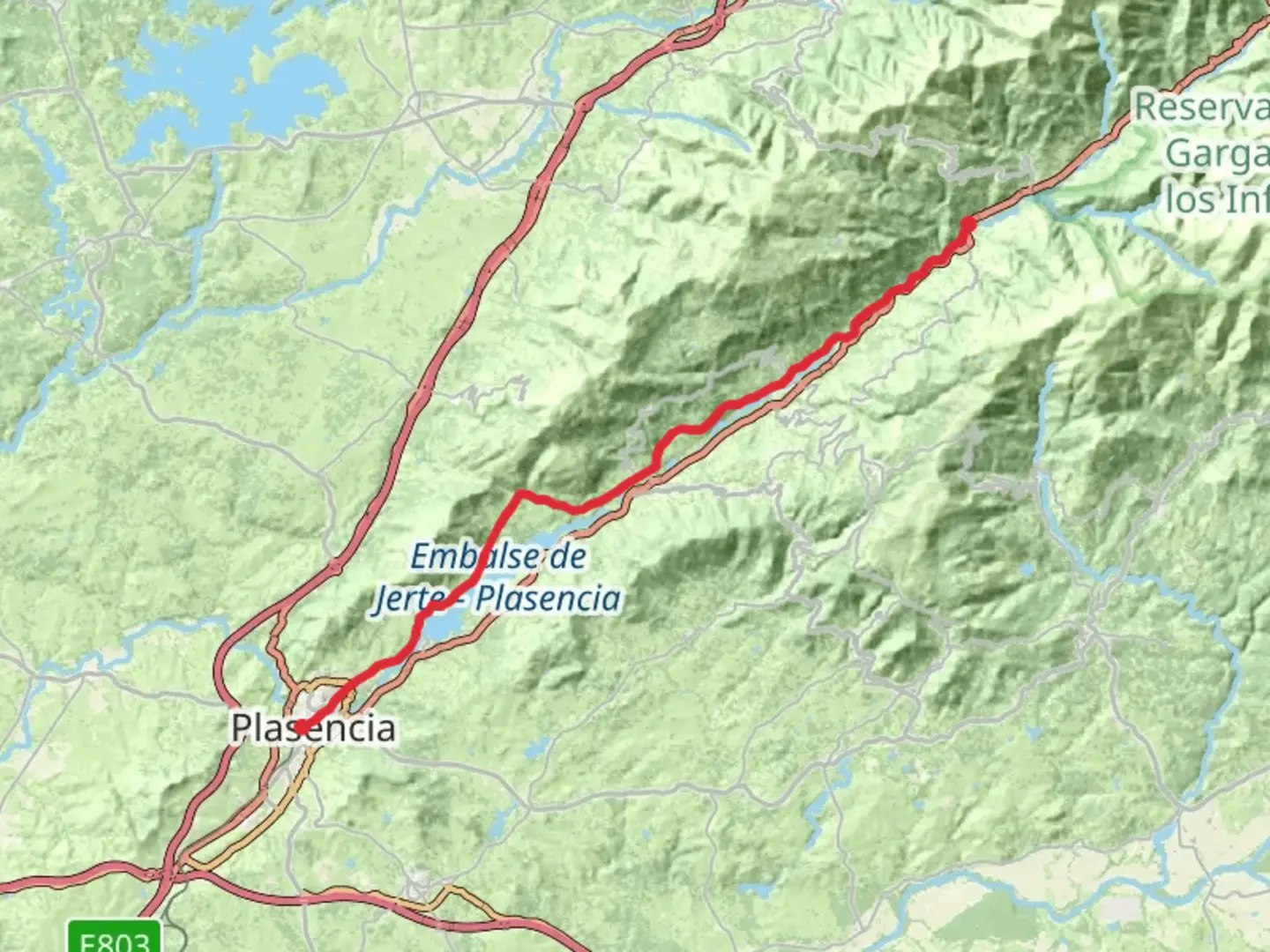 An image depicting the trail GR 110 Valle del Jerte and its surrounding area.