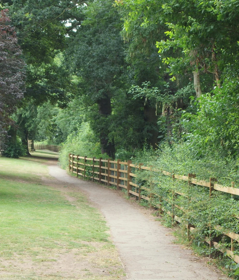 An image depicting the trail Radcliffe to Shelford Loop and its surrounding area.