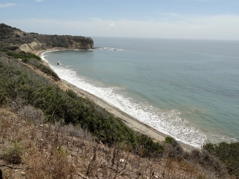 An image depicting the trail Shoreline Park and Catalina Loop Trail and its surrounding area.