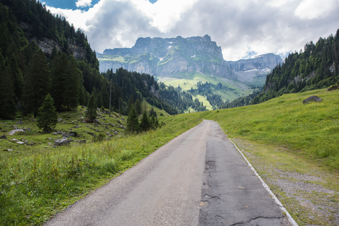 An image depicting the trail Around the Sahli Valley and its surrounding area.