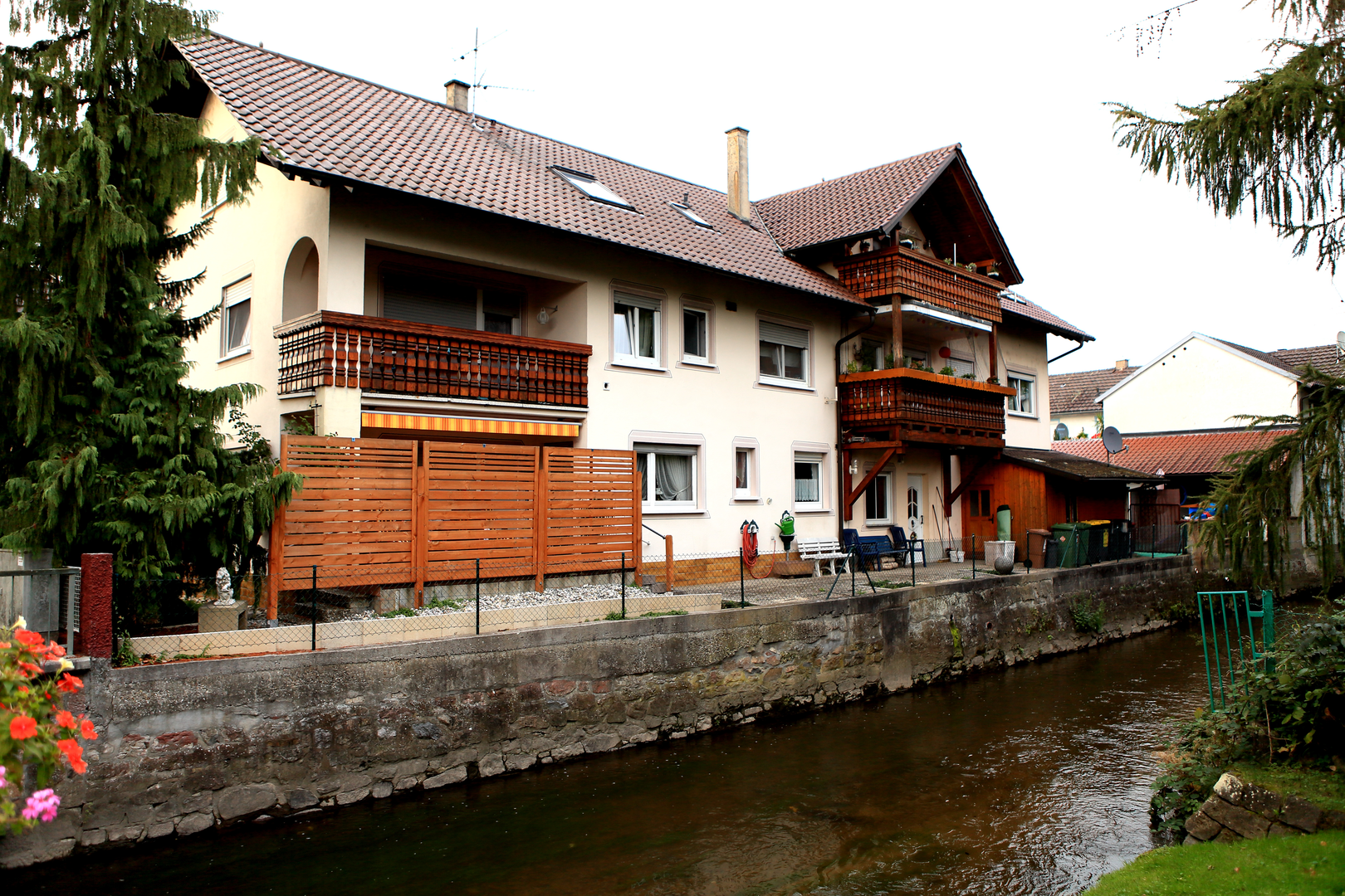 An image depicting the trail Sintfeld-Höhenweg and its surrounding area.