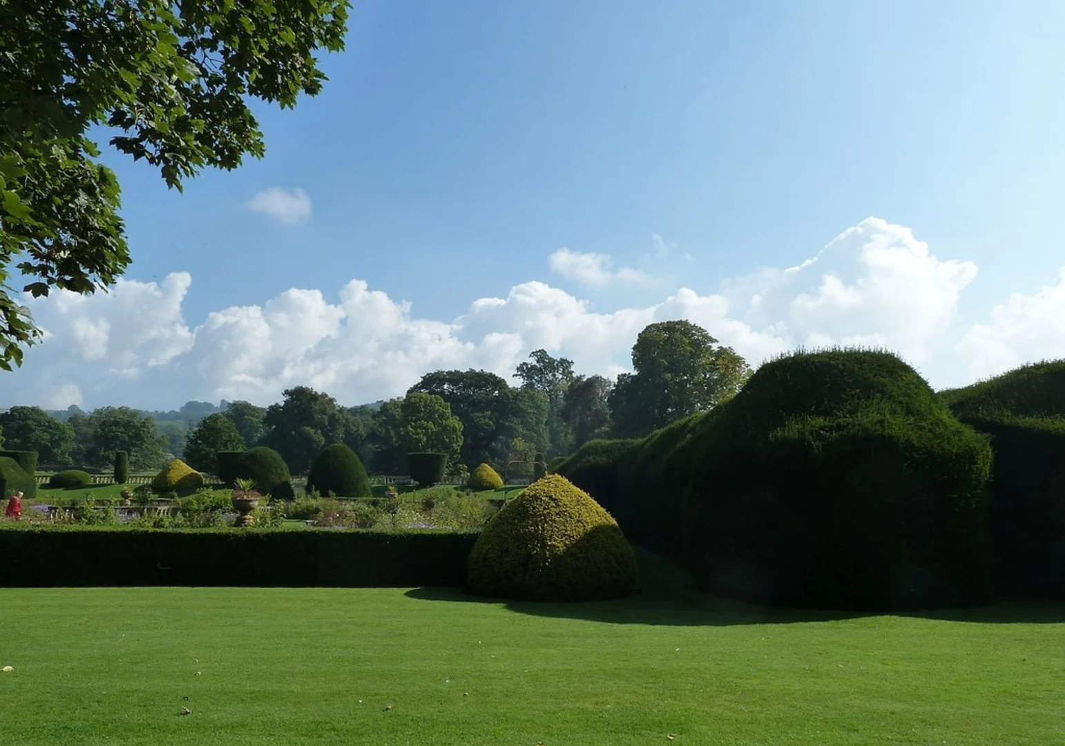 An image depicting the trail Winchcombe’s Ultimate Walk and its surrounding area.