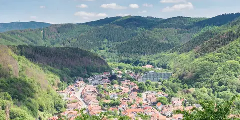 An image depicting the trail Harzer Baudensteig and its surrounding area.