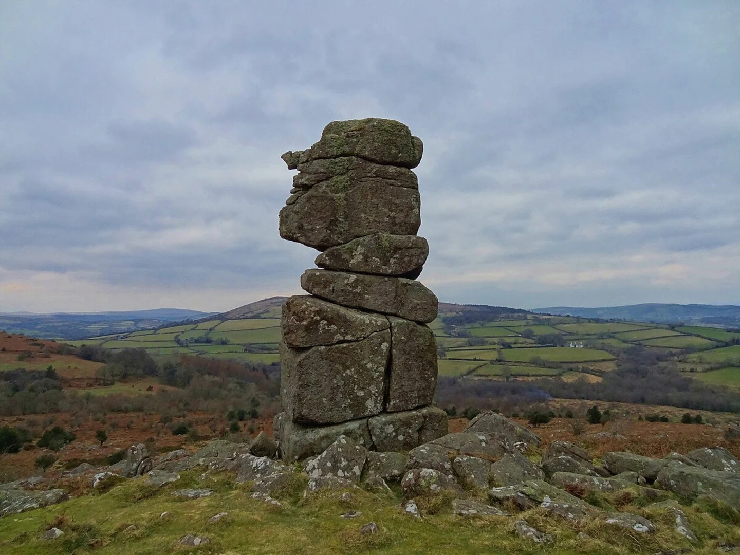 An image depicting the trail Saddle Tor, Top Tor and Jay's Grave Loop and its surrounding area.