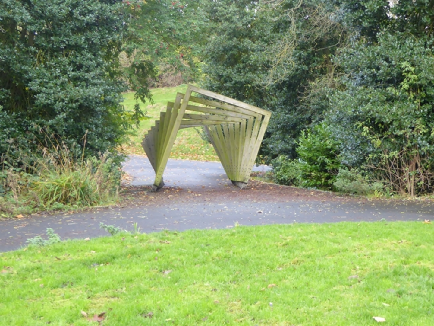 An image depicting the trail Barnes Park Extension Walk and its surrounding area.
