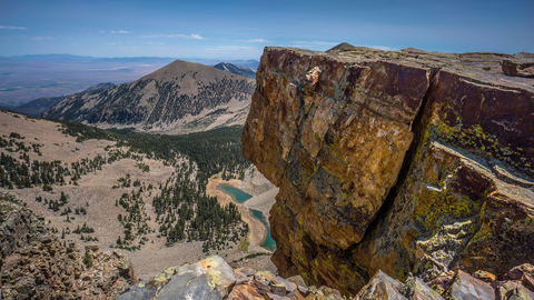 An image depicting the trail Baker Lake Trail and its surrounding area.
