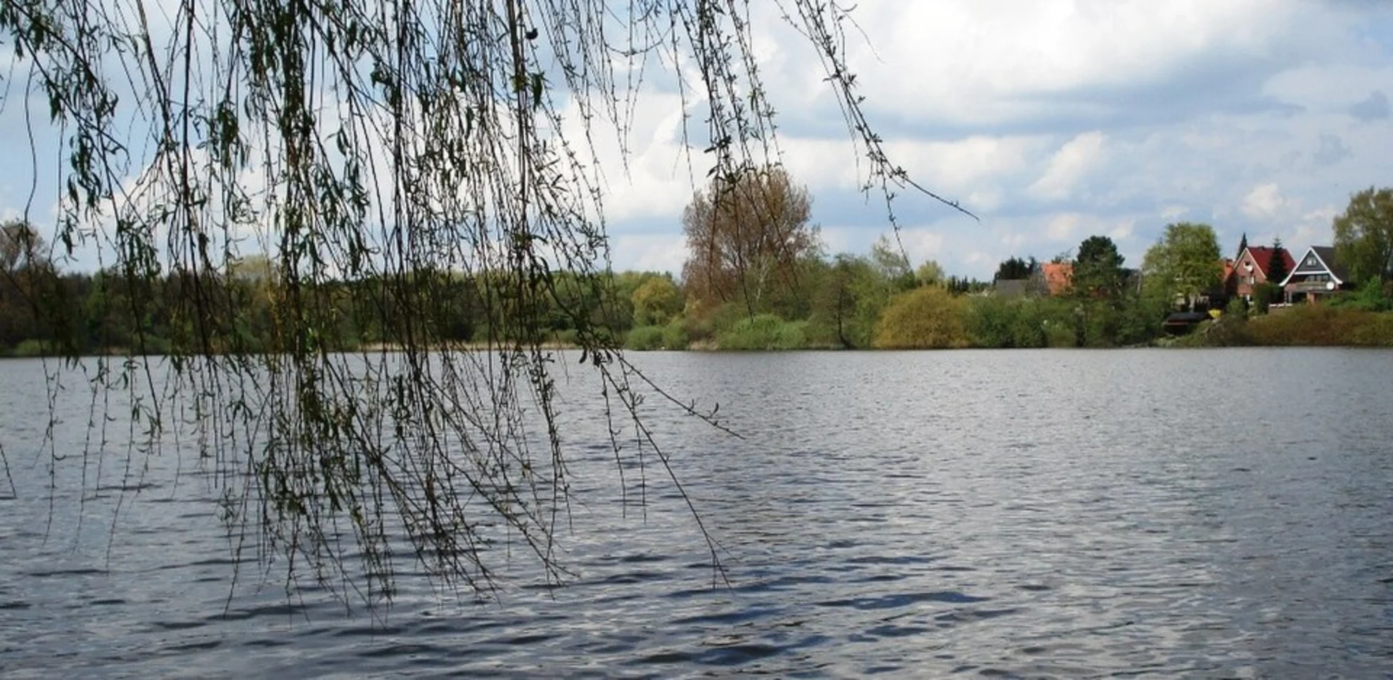 An image depicting the trail Luebeck Hauptbahnhof to Bad Schwartau via Tremser Teich and Wallhafen and its surrounding area.