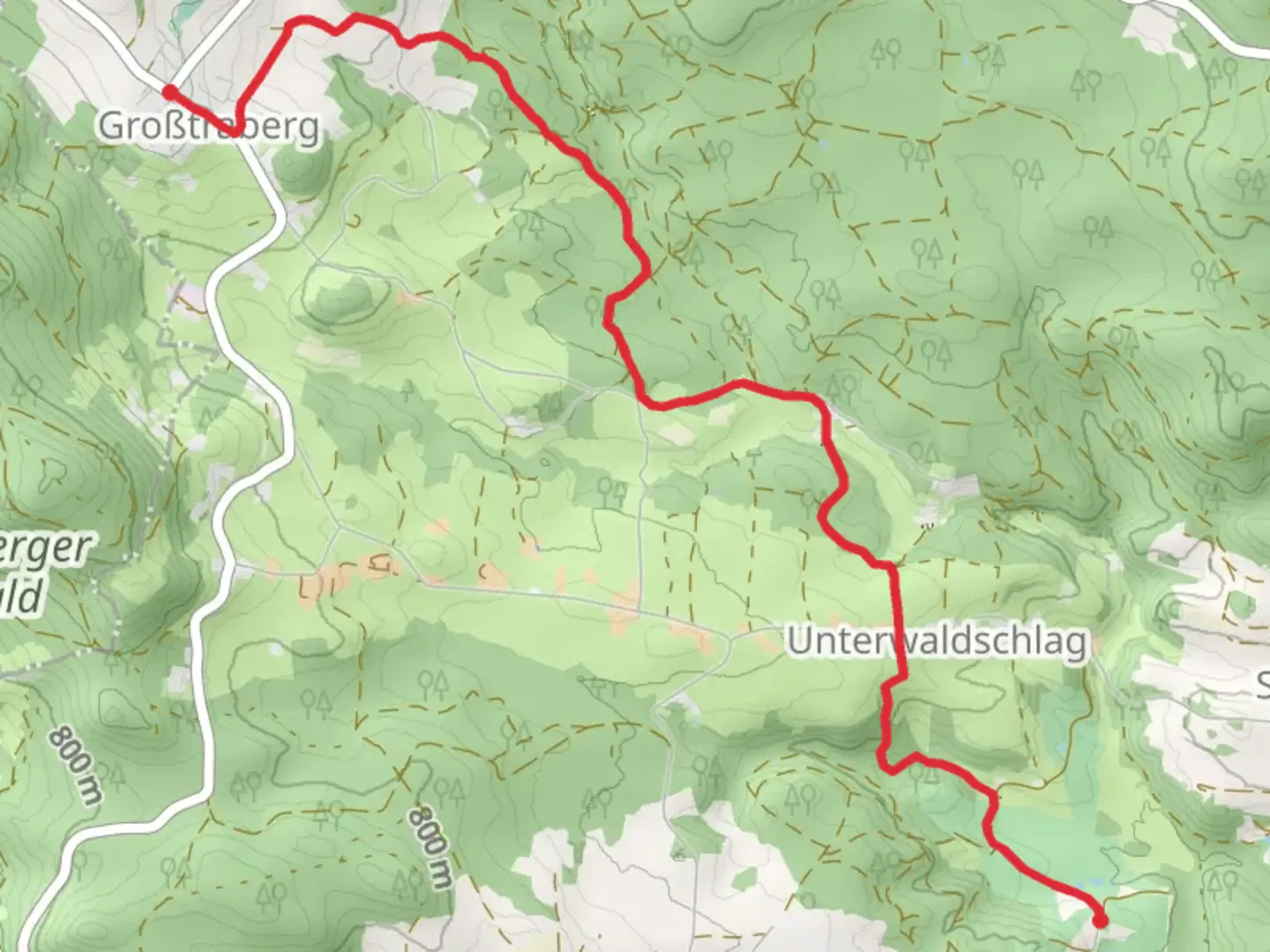An image depicting the trail Zum Golfplatz and its surrounding area.