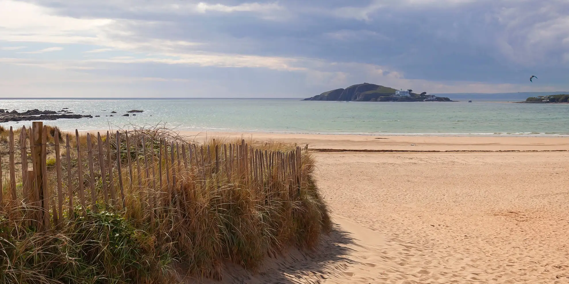 An image depicting the trail The Avon Estuary Walk and its surrounding area.