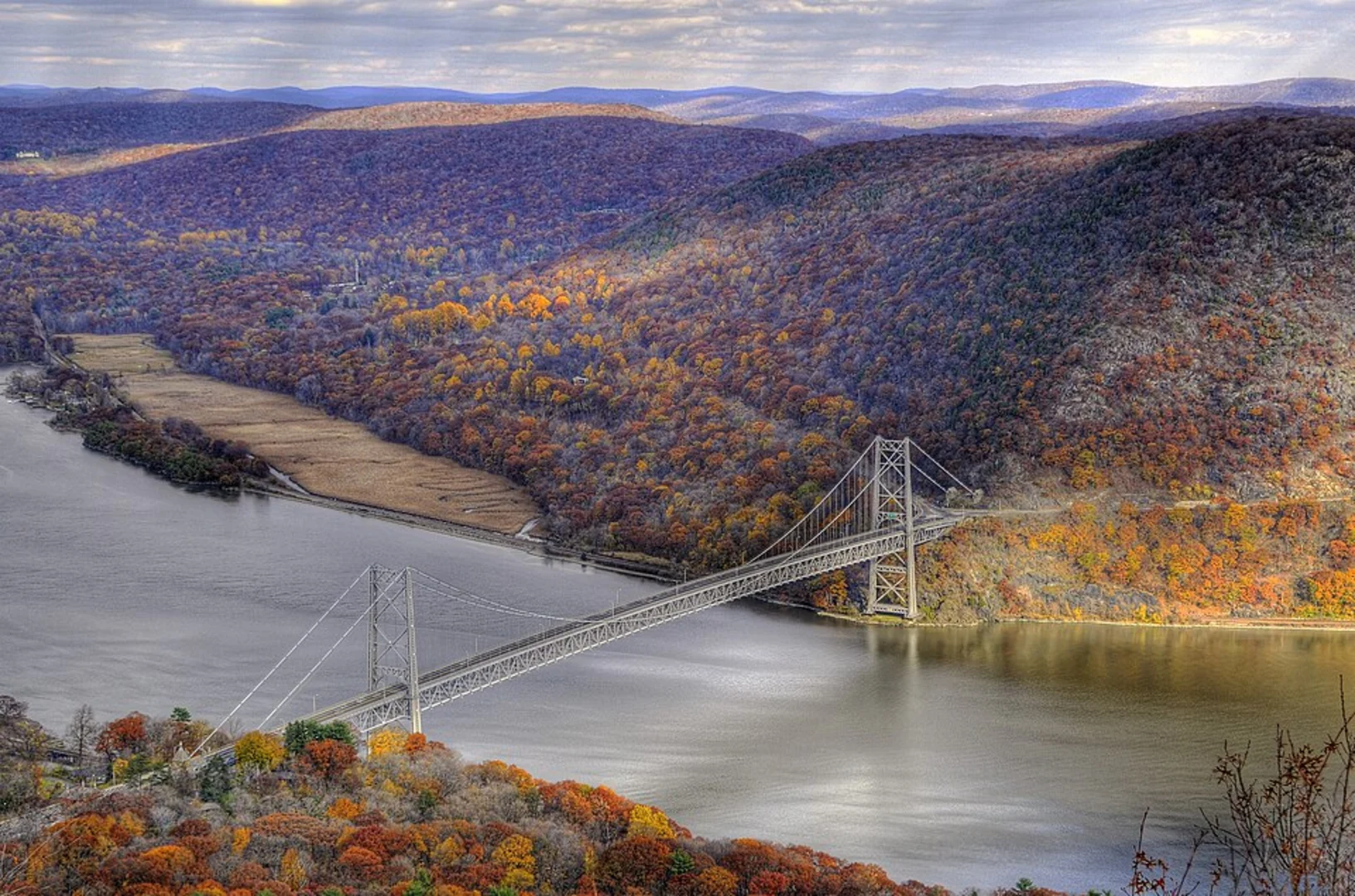 An image depicting the trail Fingerboard Mountain, Black Mountain, West Mountain and Bear Mountain and its surrounding area.