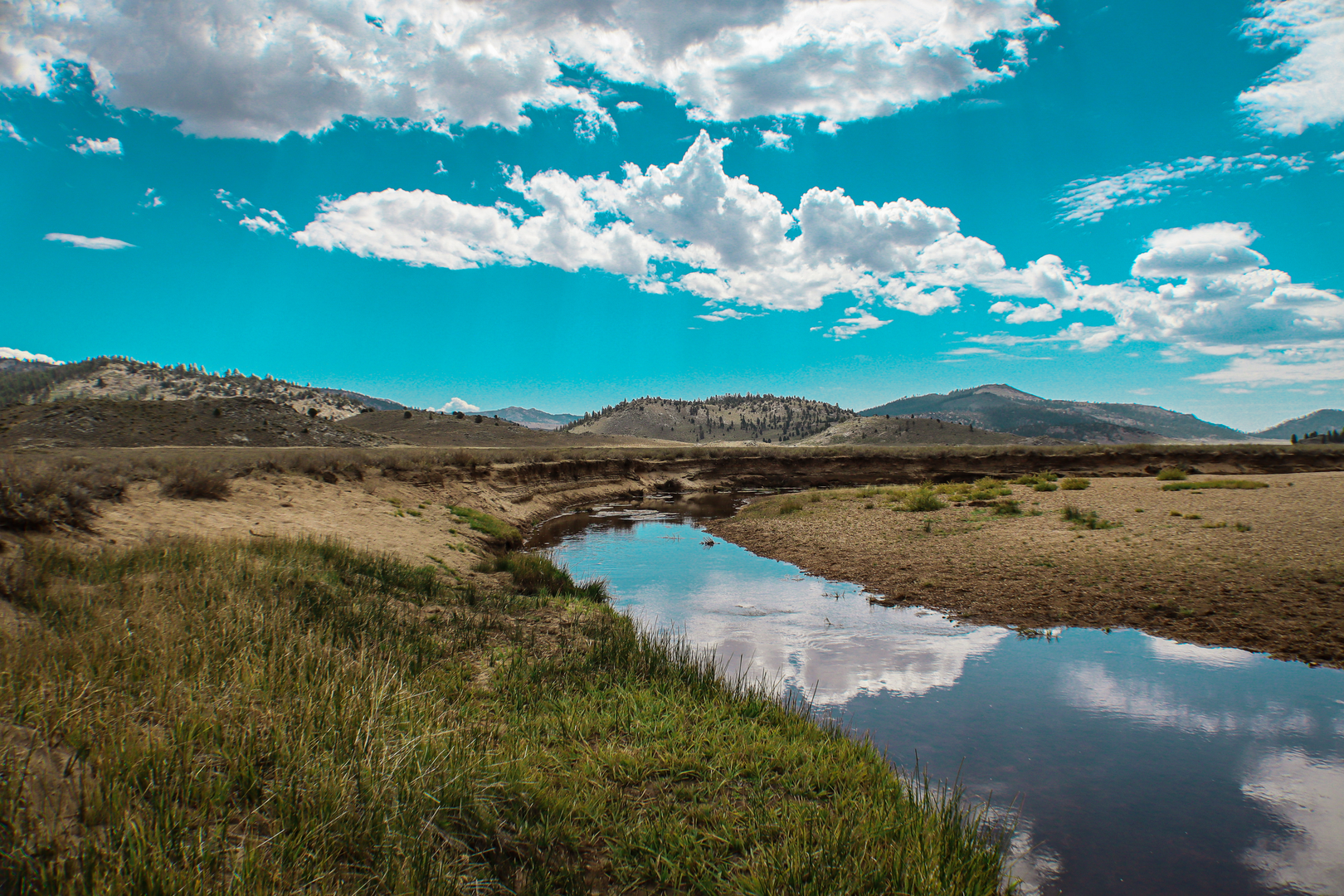 An image depicting the trail Snake Creek and South Fork Kern River Loop and its surrounding area.
