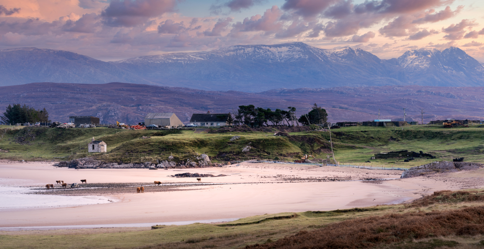 An image depicting the trail Beinn a' Chaisgein Mòr and its surrounding area.