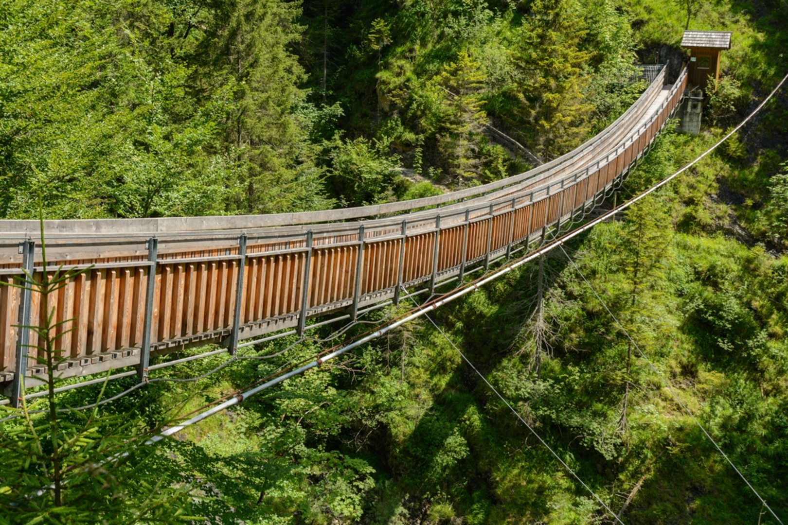 An image depicting the trail From Palfau to the Naturfreundehütte and its surrounding area.