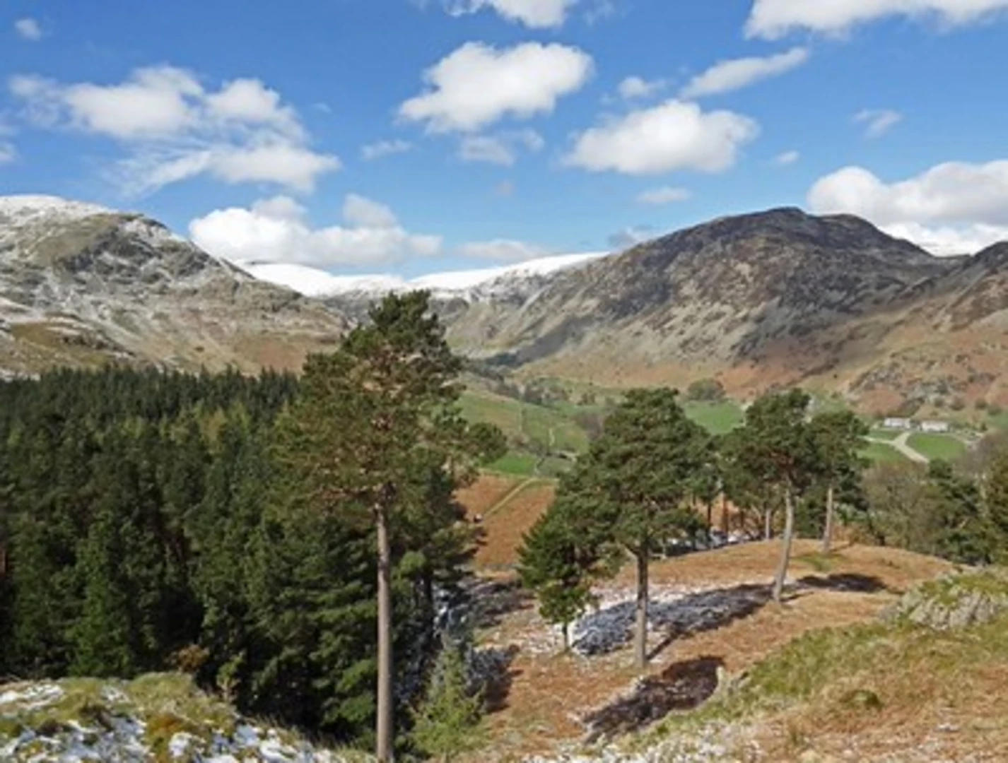 An image depicting the trail Sheffield Pike, Rasie, Whiteside and Helvellyn Loop and its surrounding area.
