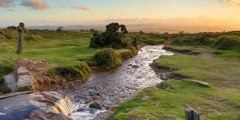 An image depicting the trail Land's End Trail and its surrounding area.