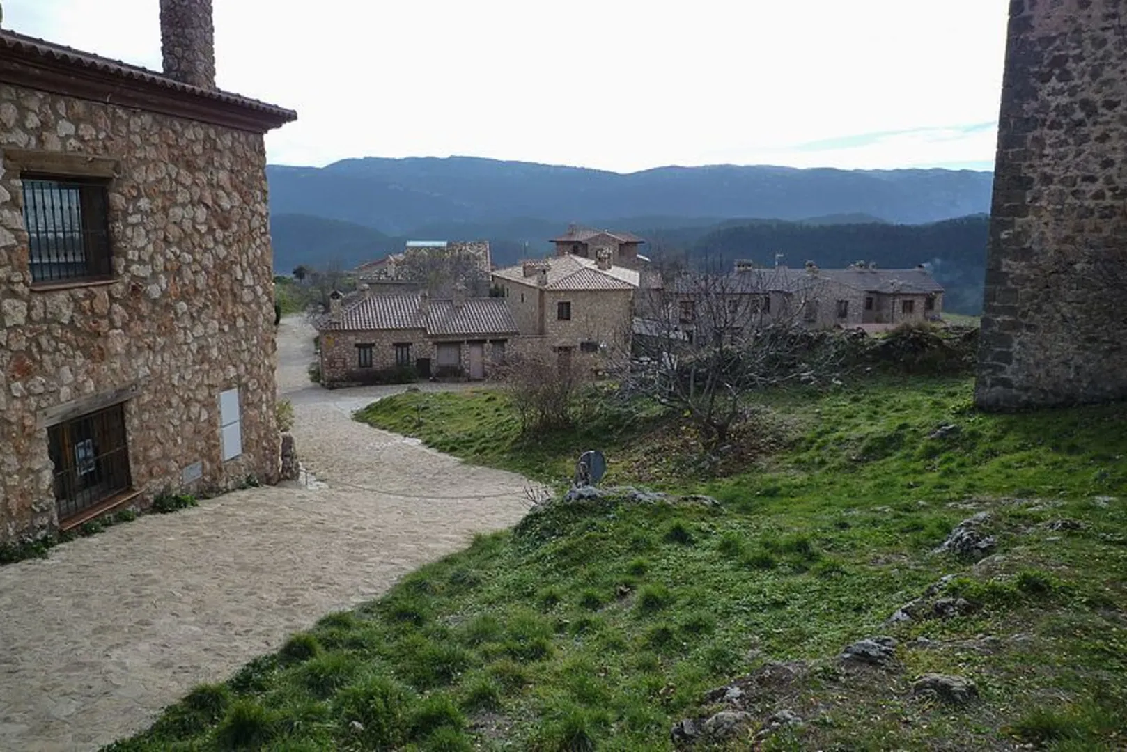 An image depicting the trail Historical Road from Paterna to Riopar and its surrounding area.