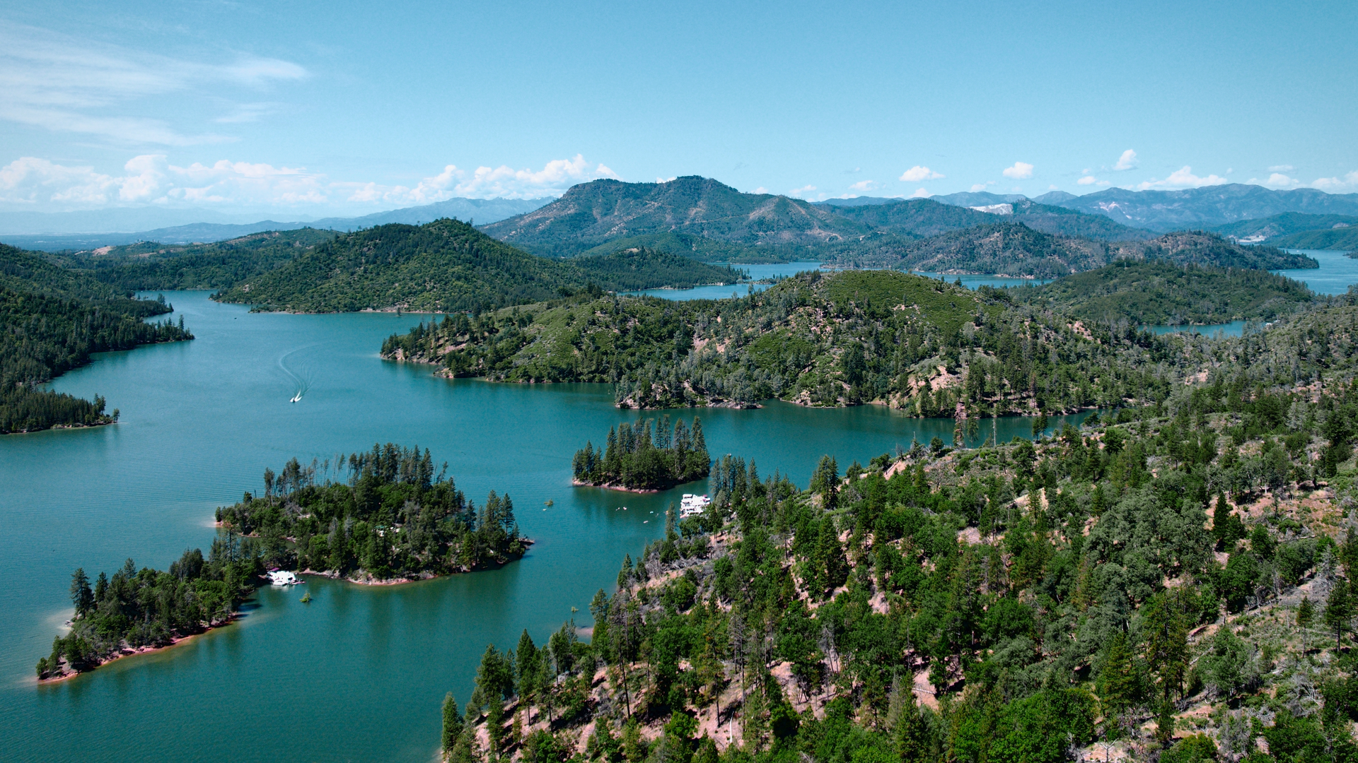 An image depicting the trail Waters Gulch Trail and its surrounding area.