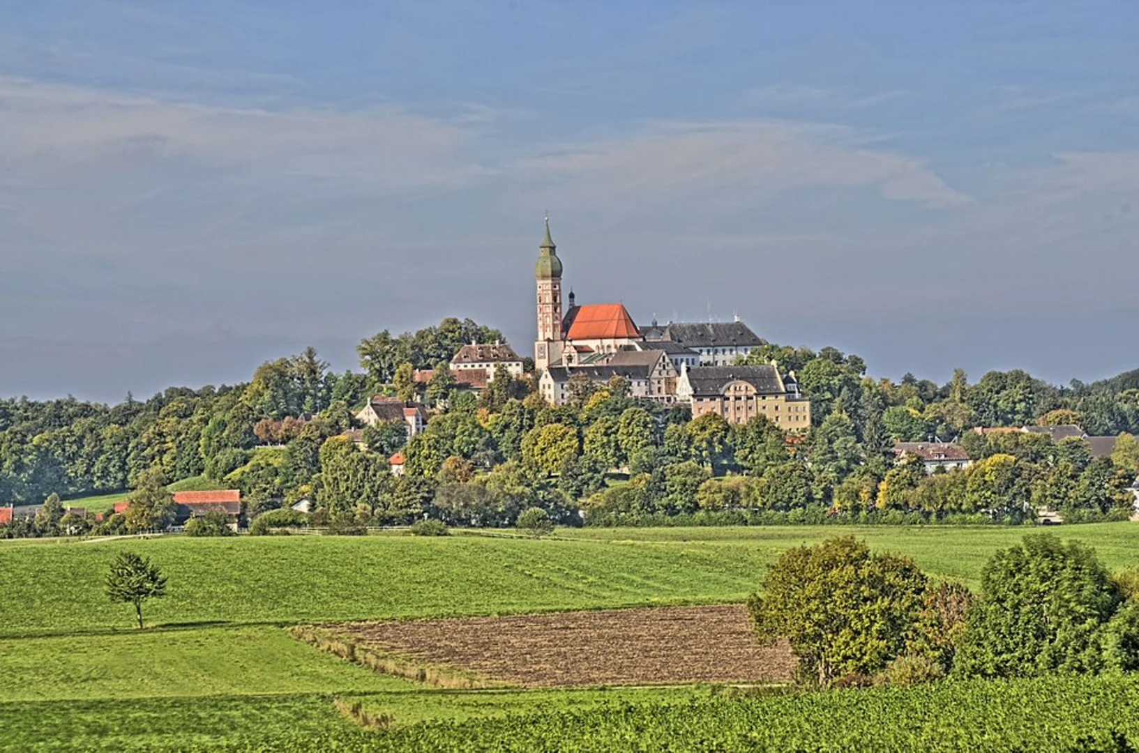 An image depicting the trail Andechs Loop and its surrounding area.