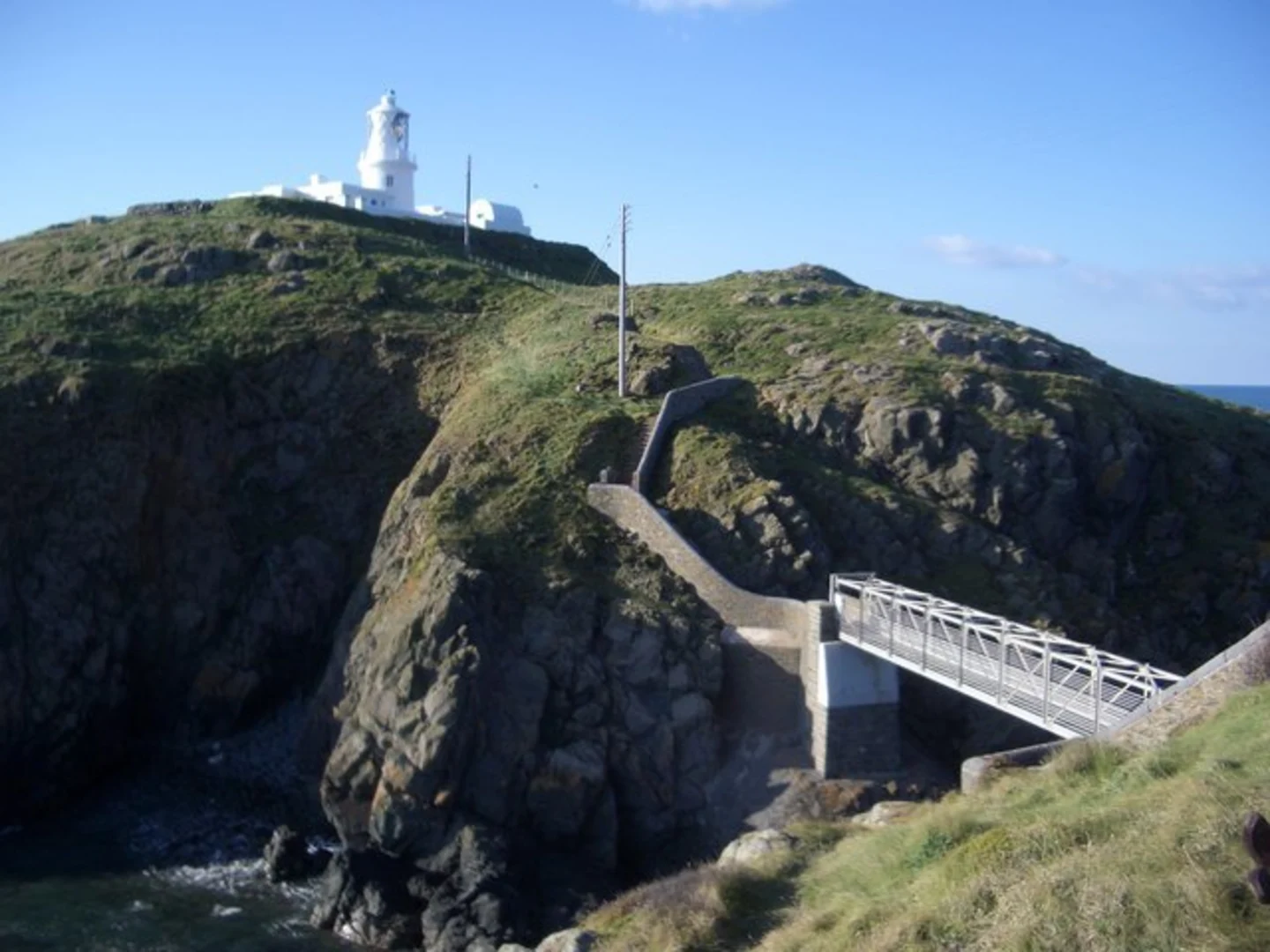 An image depicting the trail Strumble Head Loop and its surrounding area.