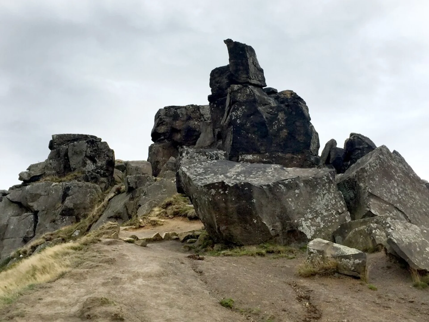 An image depicting the trail The Wainstones, Cringle Moor Loop and its surrounding area.