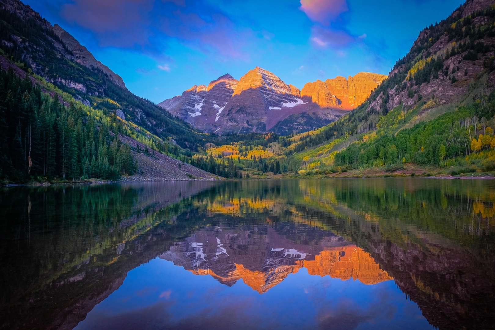 An image depicting the trail Maroon Lake to Snowmass Lake and its surrounding area.