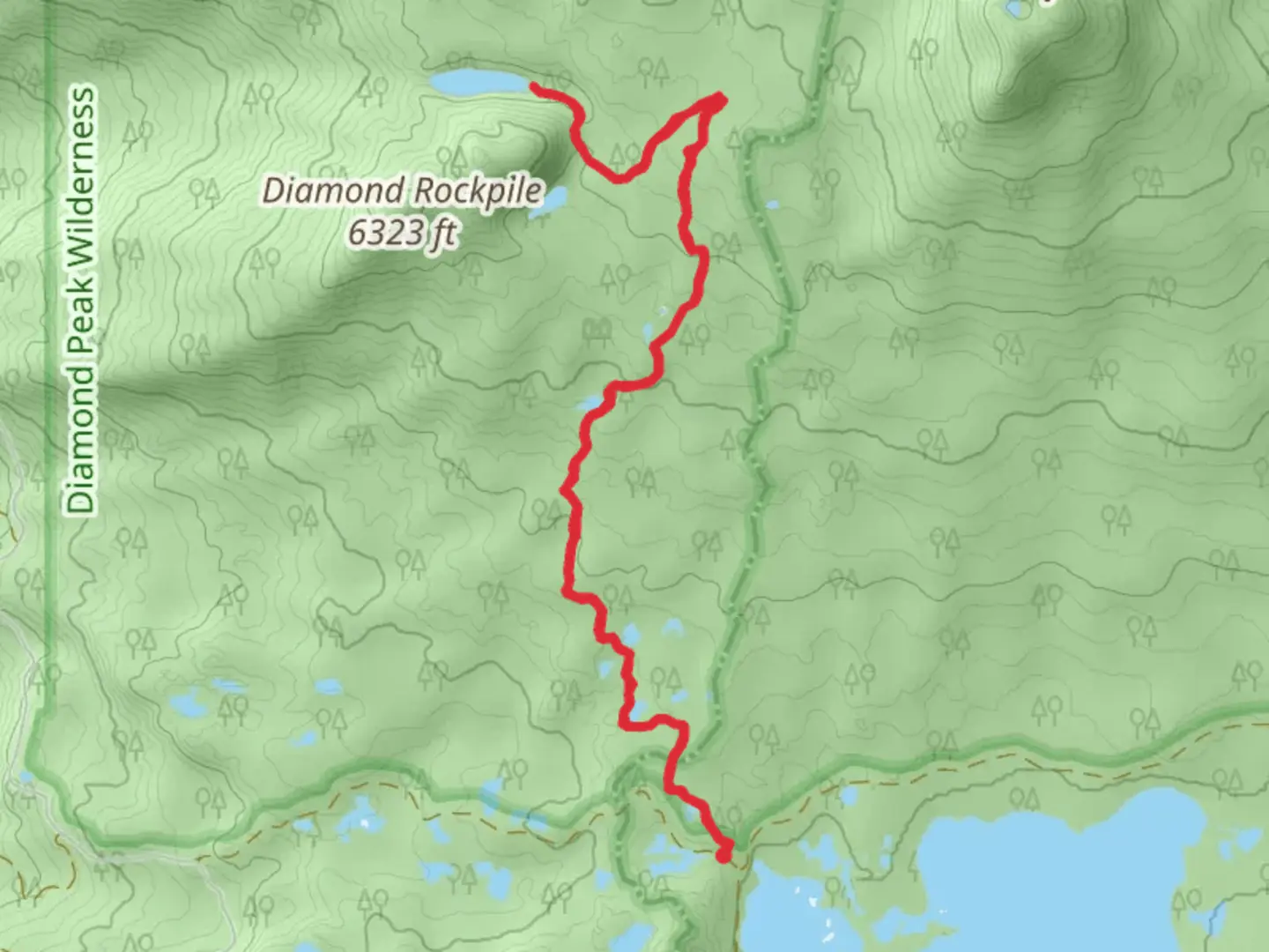 An image depicting the trail Marie Lake via PCT and its surrounding area.
