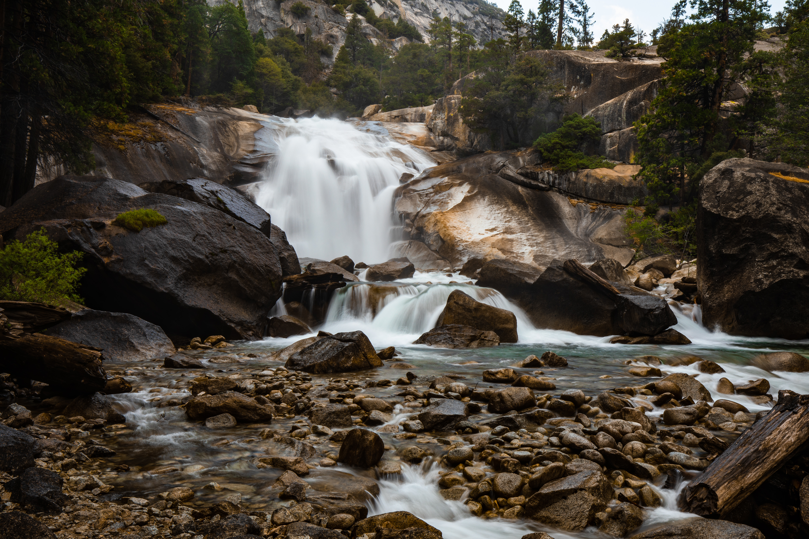 An image depicting the trail South Fork Kings River - Paradise Valley Trail and its surrounding area.