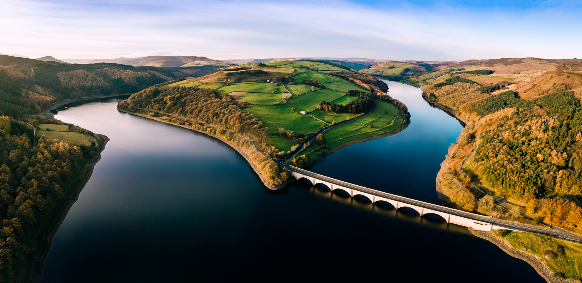 An image depicting the trail Ladybower Reservoir - Alport Castles and Ashop Dale and its surrounding area.