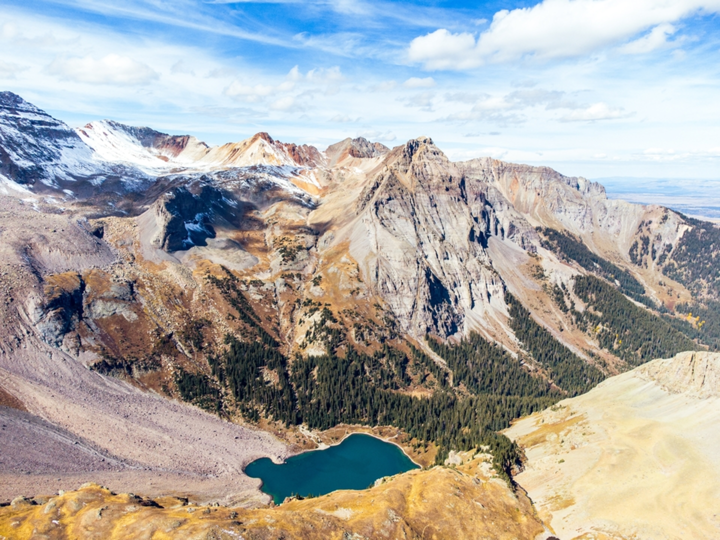 An image depicting the trail Wrights Lake Trail and its surrounding area.