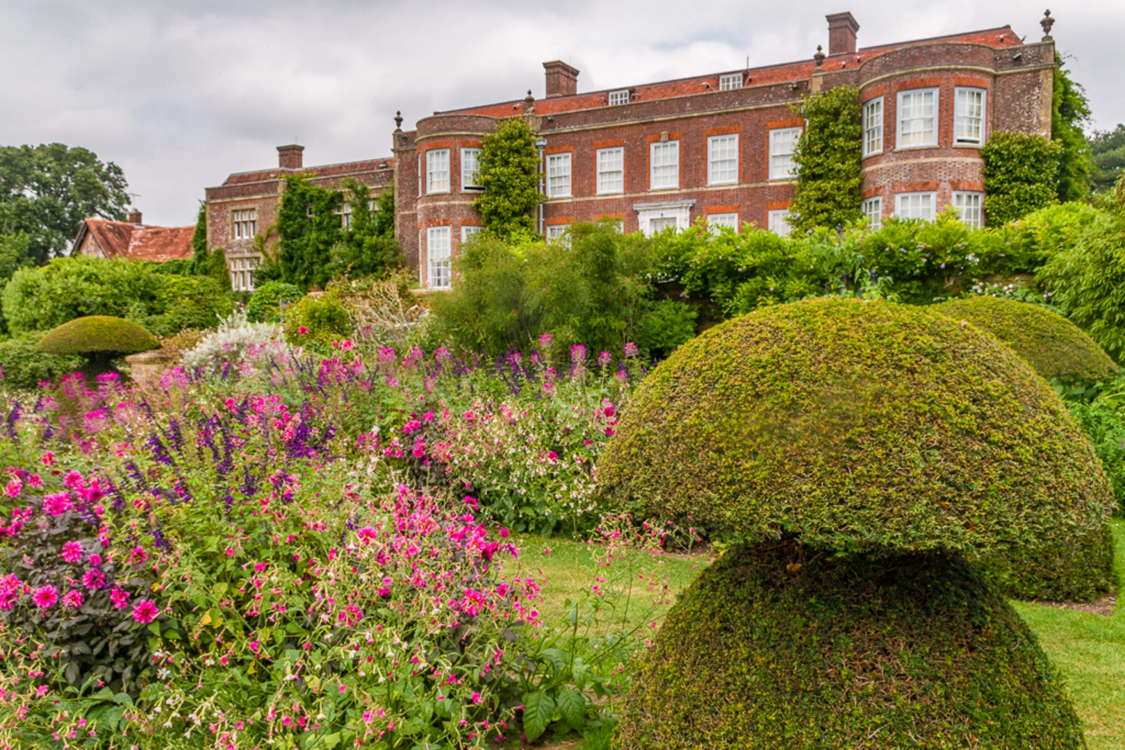An image depicting the trail Hinton Ampner and its surrounding area.