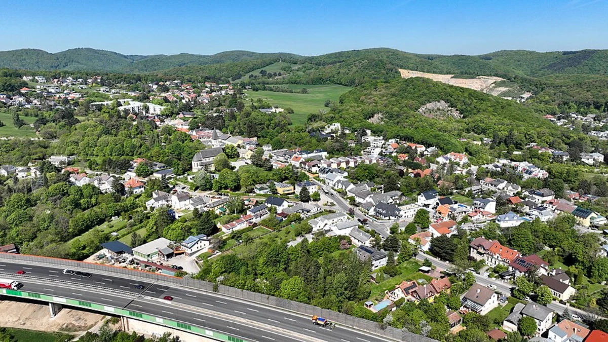 Heinrich-von-Stephan-Straße to Gießhübel via Bussweg