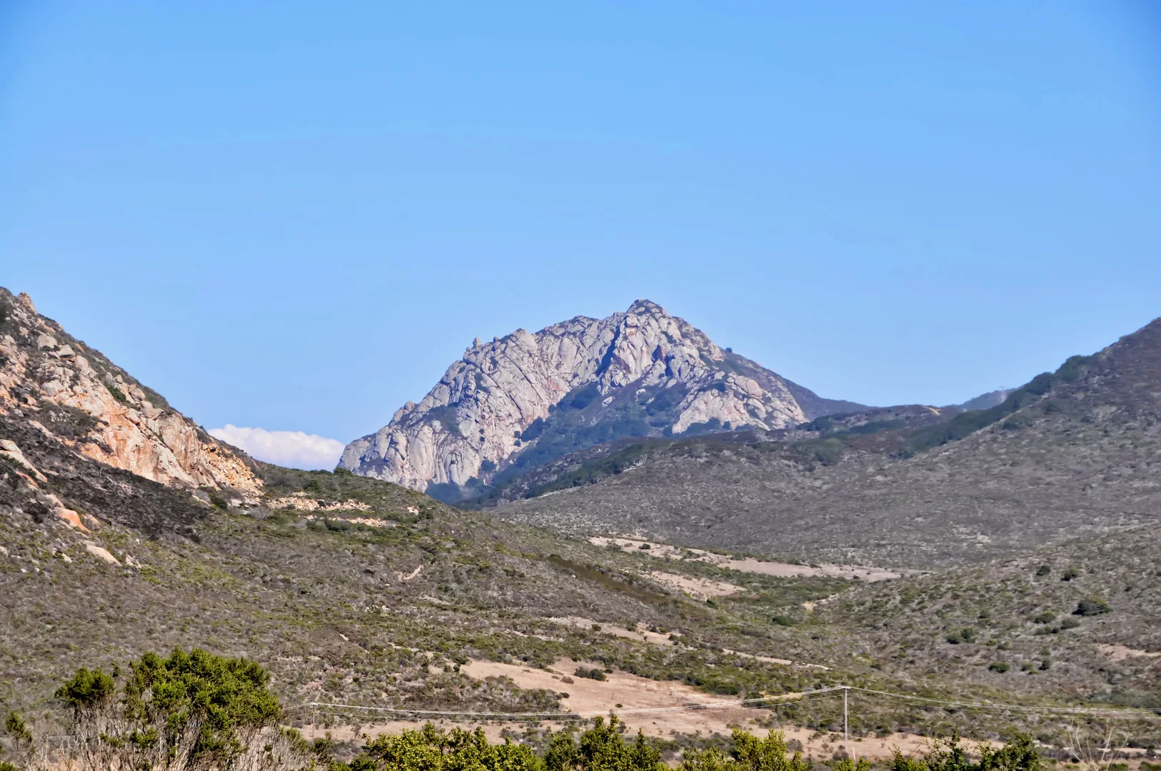 An image depicting the trail Black Hill Loop via Grove Trail, Pipeline Trail and Black Hill Trail and its surrounding area.