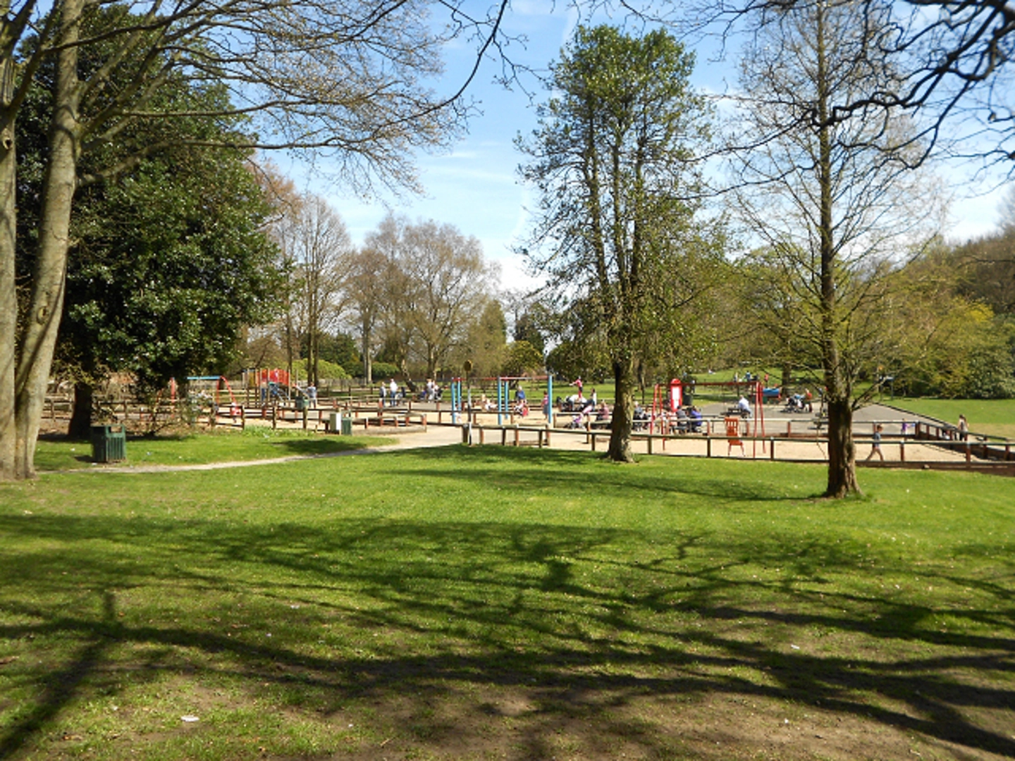 An image depicting the trail Haigh Hall Country Park Loop and its surrounding area.