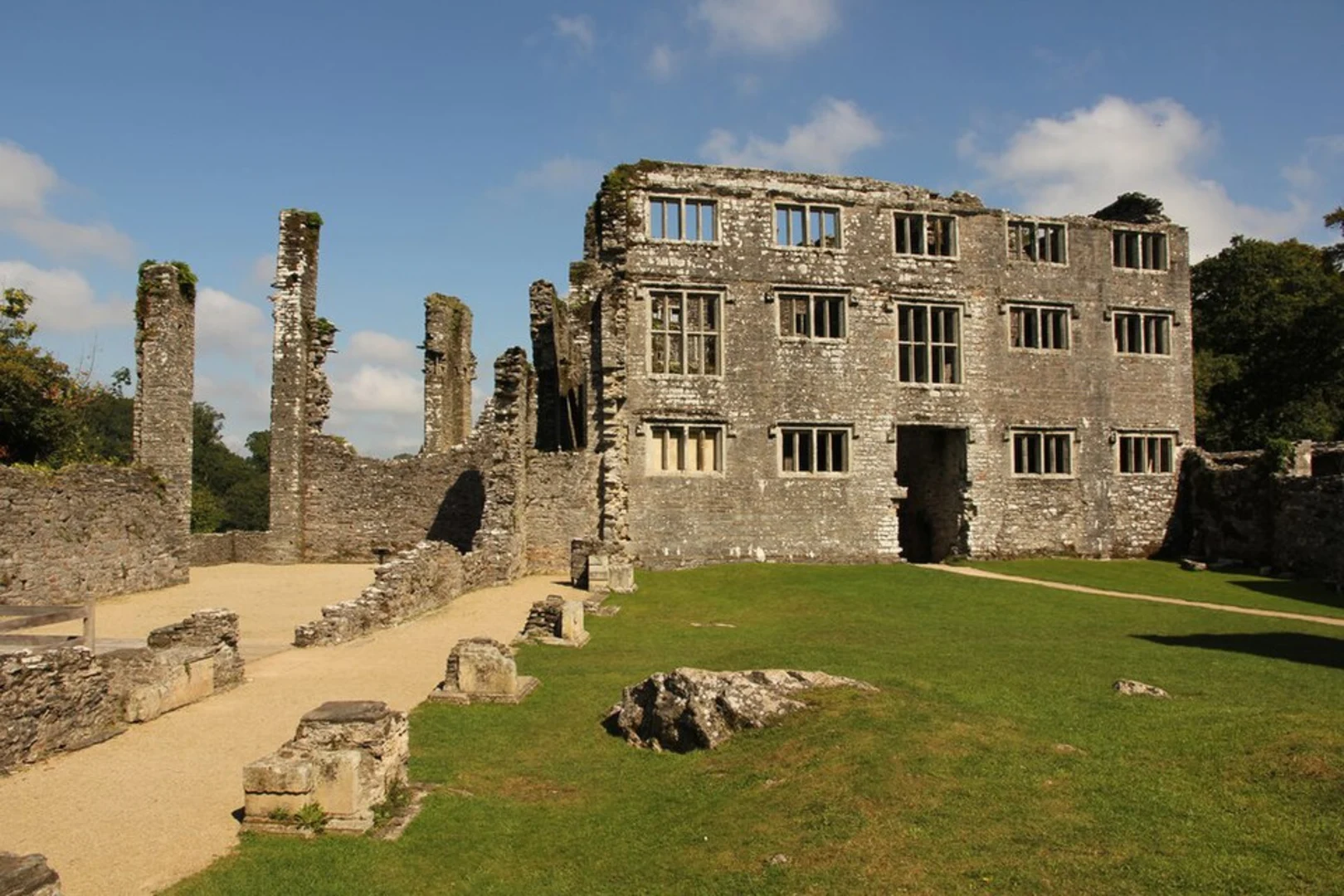 An image depicting the trail Berry Pomeroy Castle and its surrounding area.