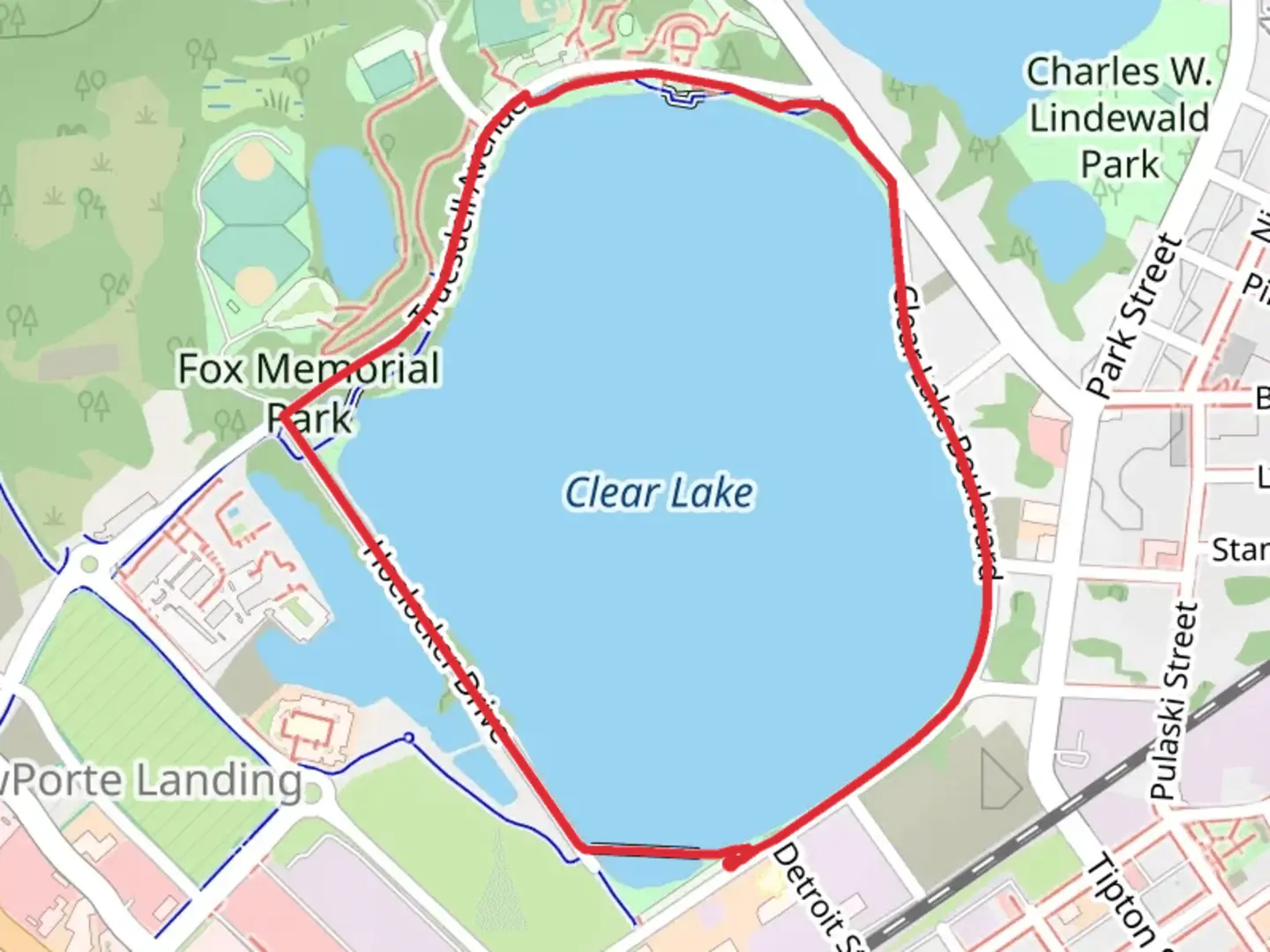 An image depicting the trail Clear Lake Loop and its surrounding area.