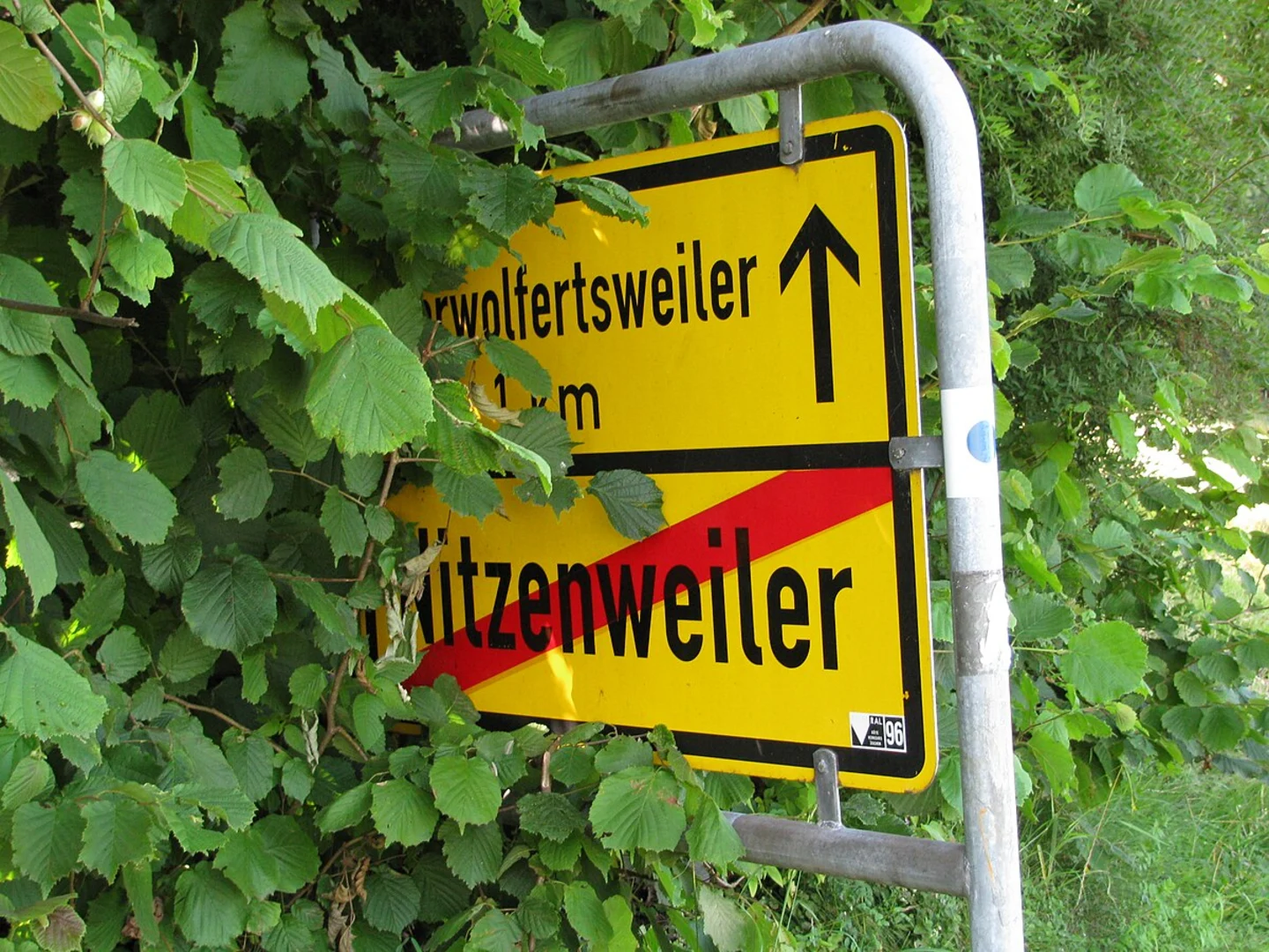 An image depicting the trail Fitzenweiler and Erdrutsch Loop via Waldsportpfad Markdorf and its surrounding area.