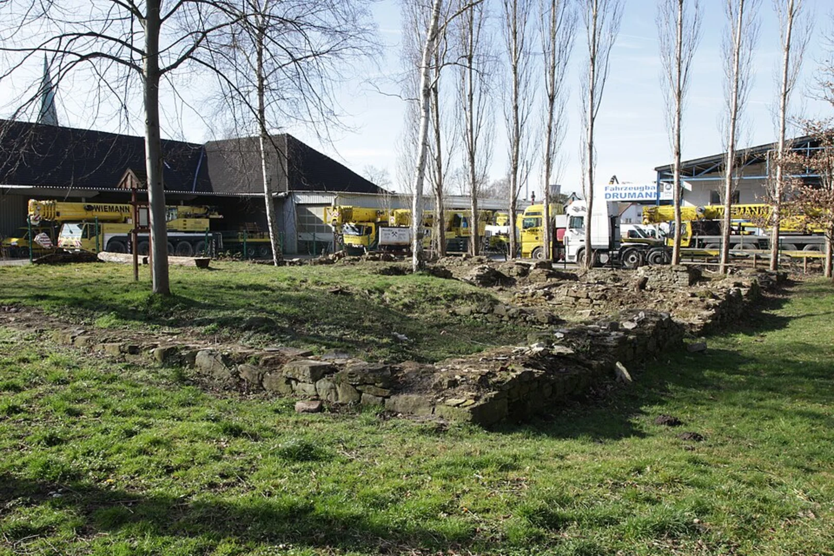 An image depicting the trail Mengede Rundweg and its surrounding area.