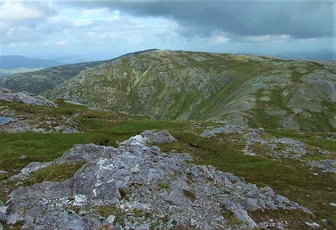 An image depicting the trail Mullach Glas to Binn Bhán Walk and its surrounding area.