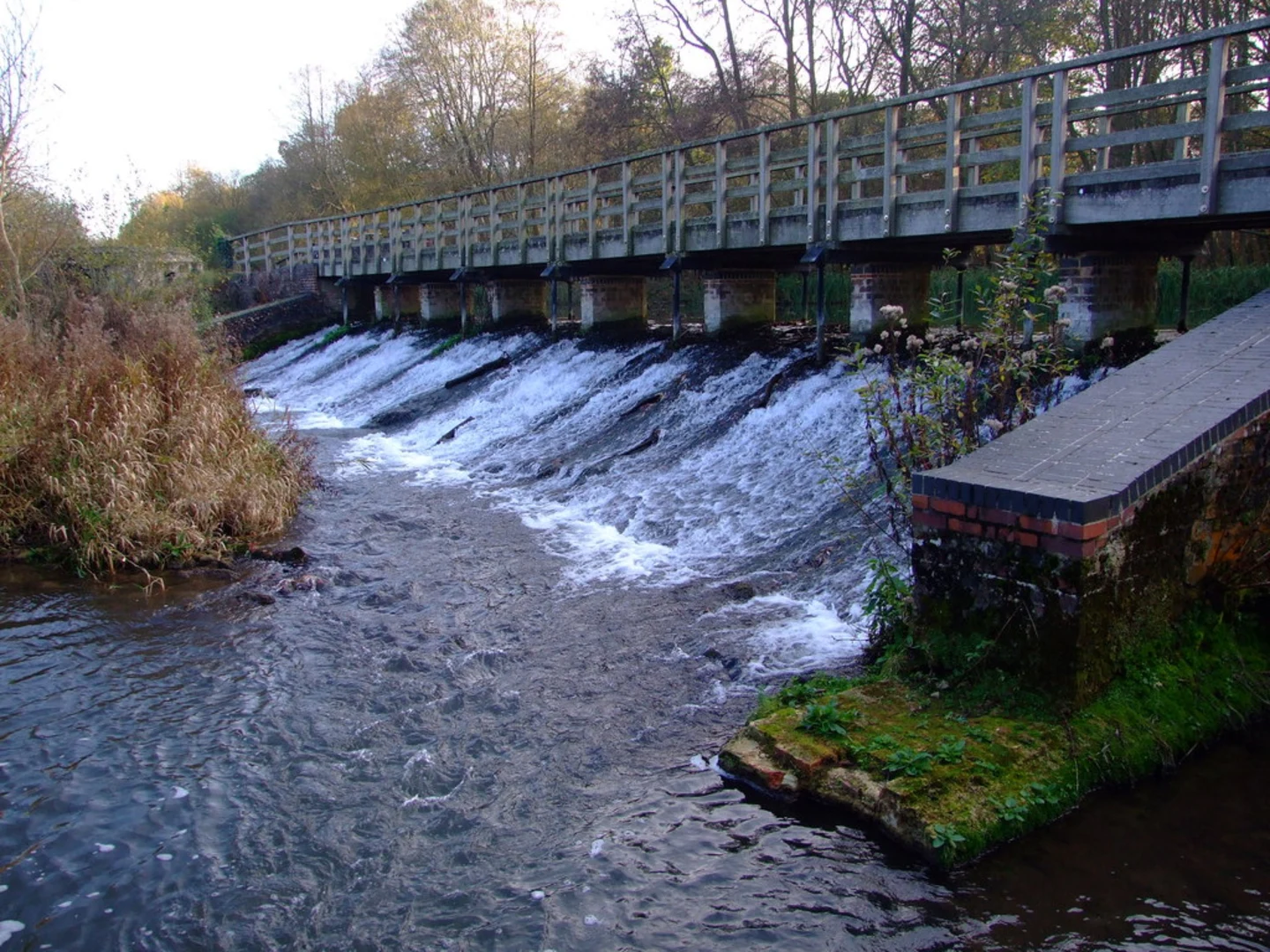An image depicting the trail Kennet and Avon Canal Walk from Newbury and its surrounding area.