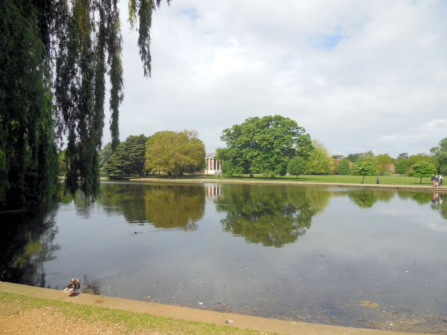 An image depicting the trail Osterley Park from Greenford and its surrounding area.