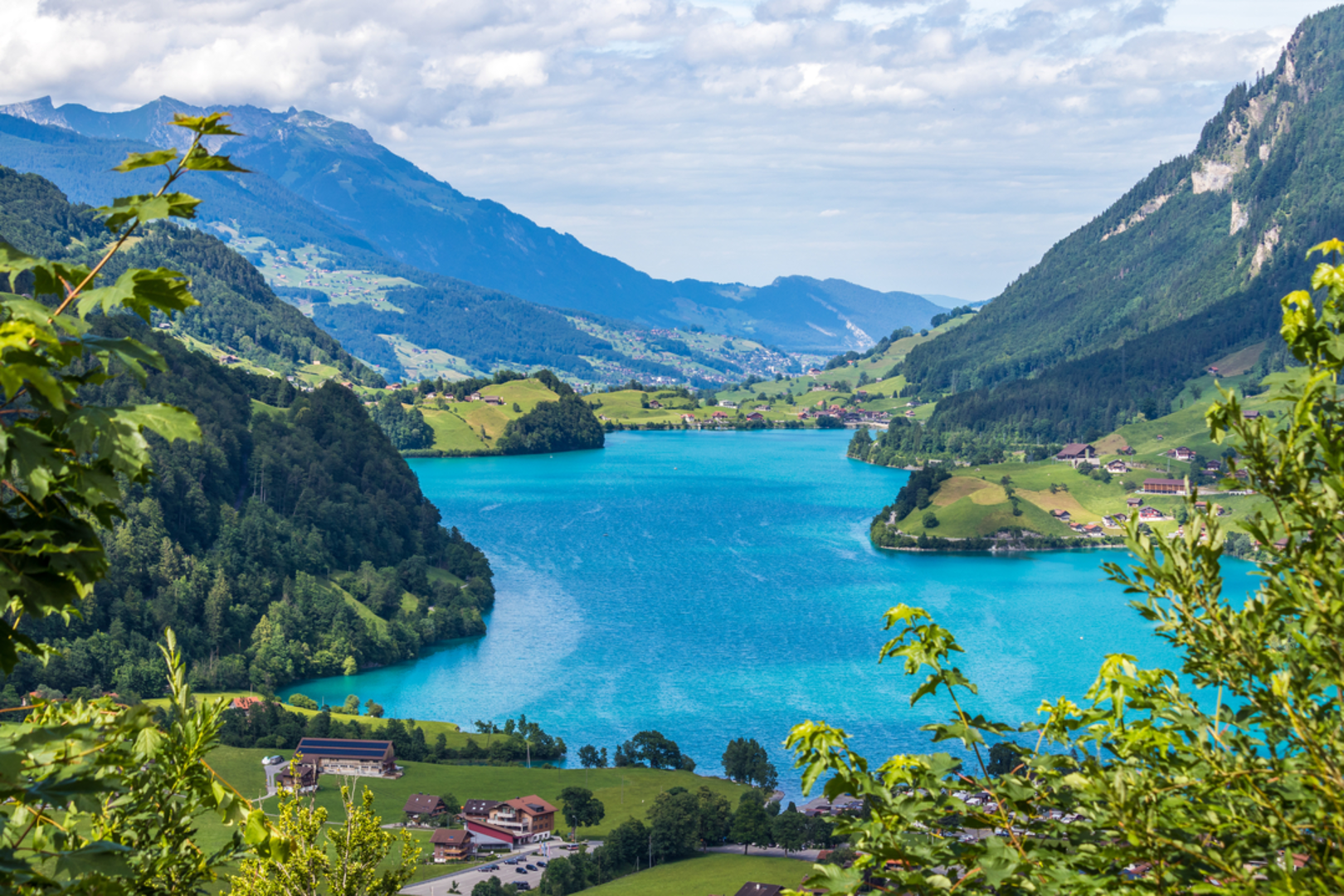 An image depicting the trail Butterfly Trail Lungern and its surrounding area.