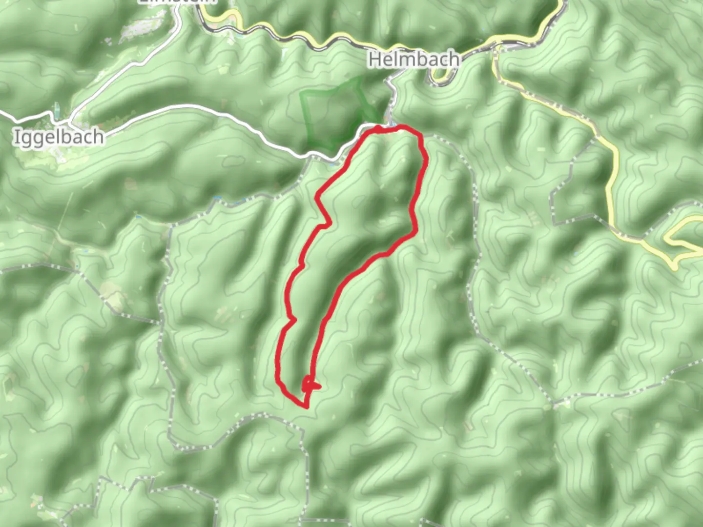 An image depicting the trail Helmbachweiher via Pfaelzerwald Weiss Blau and Bollerbach and its surrounding area.
