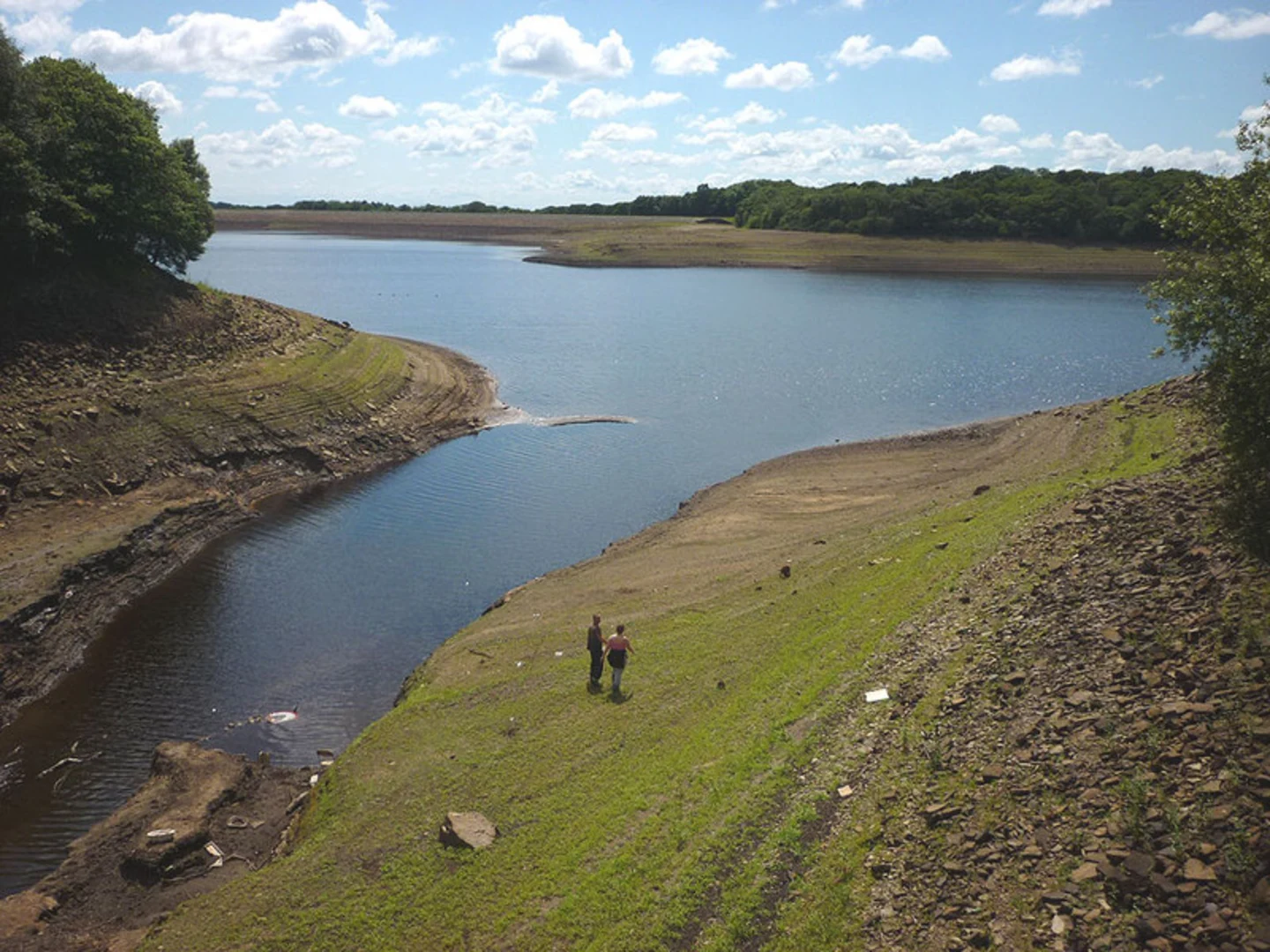 An image depicting the trail Upper Rivington and Yarrow Reservoir Loop from Liverpool Castle and its surrounding area.