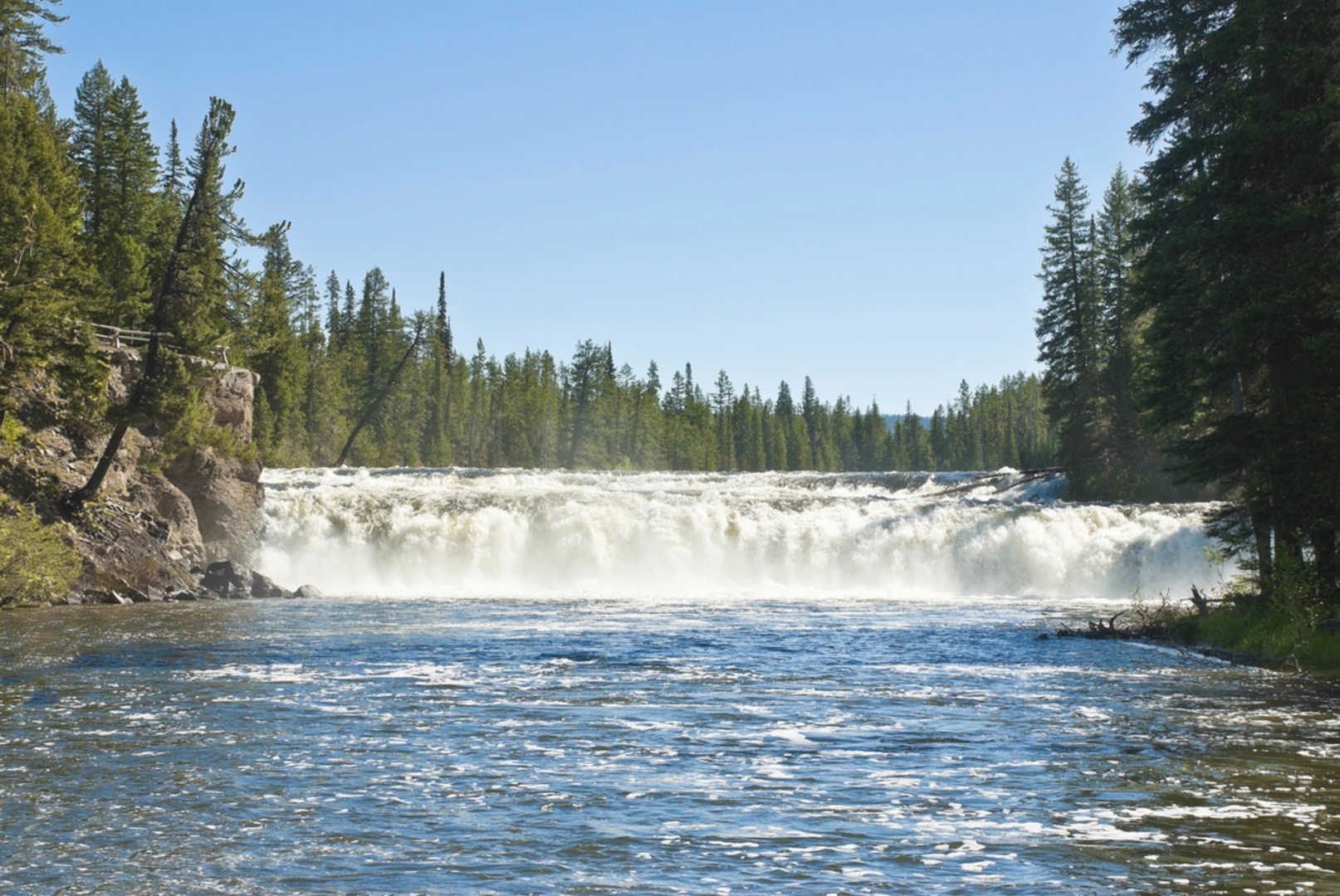 An image depicting the trail Fish Lake - Mountain Ash Cutoff Trail via South Boundary Trail and its surrounding area.
