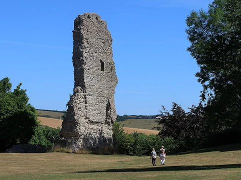 An image depicting the trail River Dur and Bramber Castle Loop and its surrounding area.