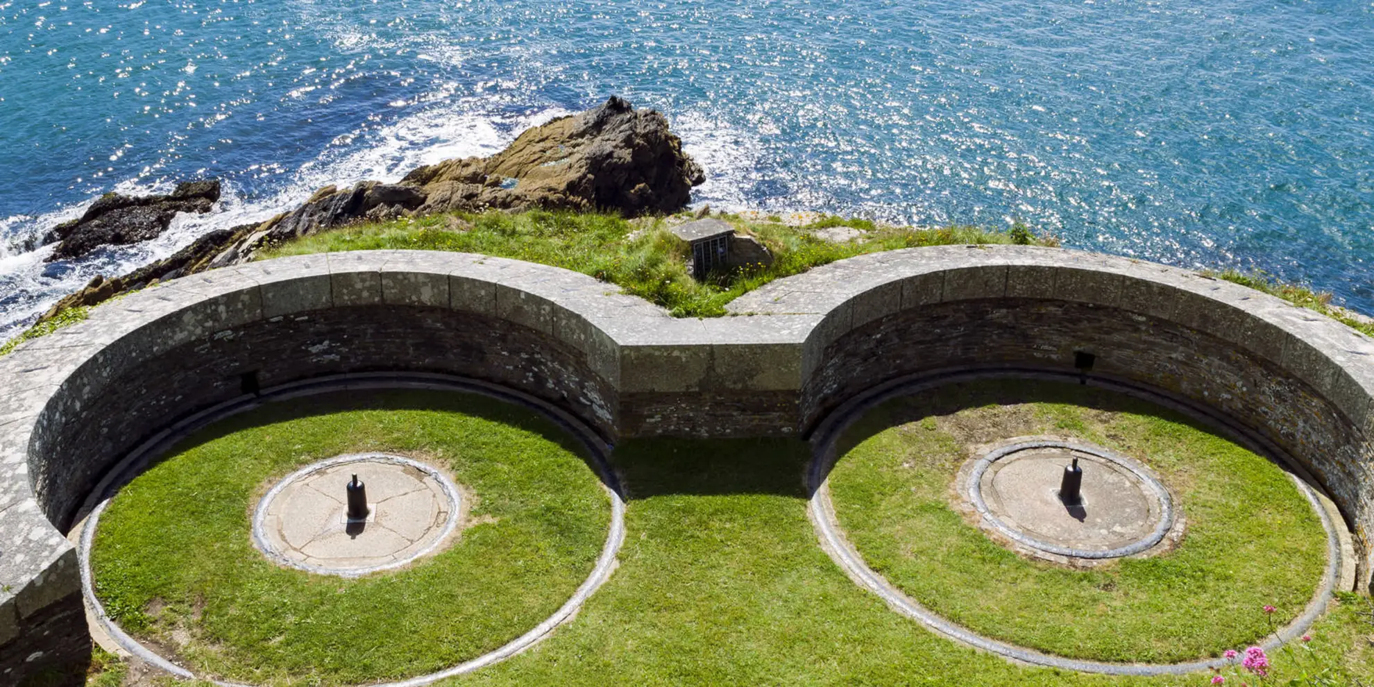 An image depicting the trail St Catherine's Castle Walk and its surrounding area.