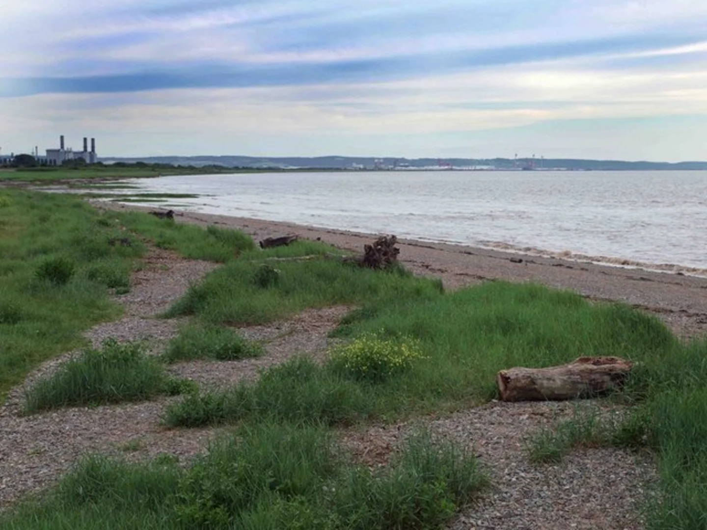 An image depicting the trail Severn Beach Walk and its surrounding area.