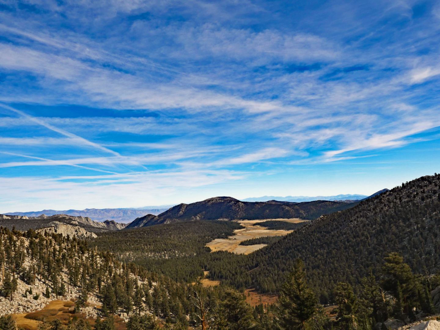 An image depicting the trail Rocky Basin Lakes via Theodore Solomons Trail and its surrounding area.