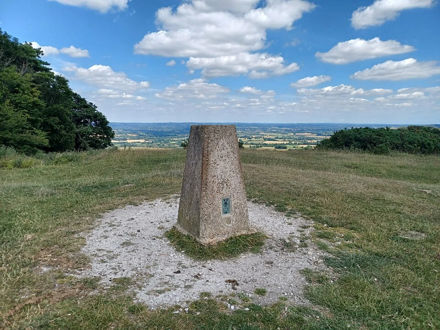 An image depicting the trail East Chiltington and Plumpton Loop and its surrounding area.