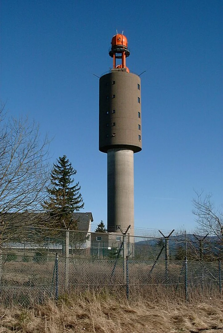 An image depicting the trail Schalker Turm, Großer Kellerhalsteich and Oberer Grumbacher Teich Loop and its surrounding area.